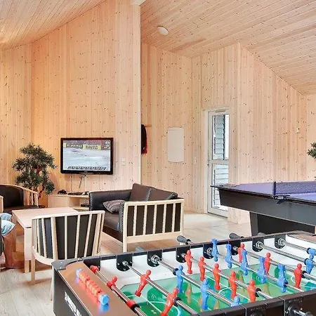 Дом отдыха Sleeps 18 Pool Wifi Tisvilde